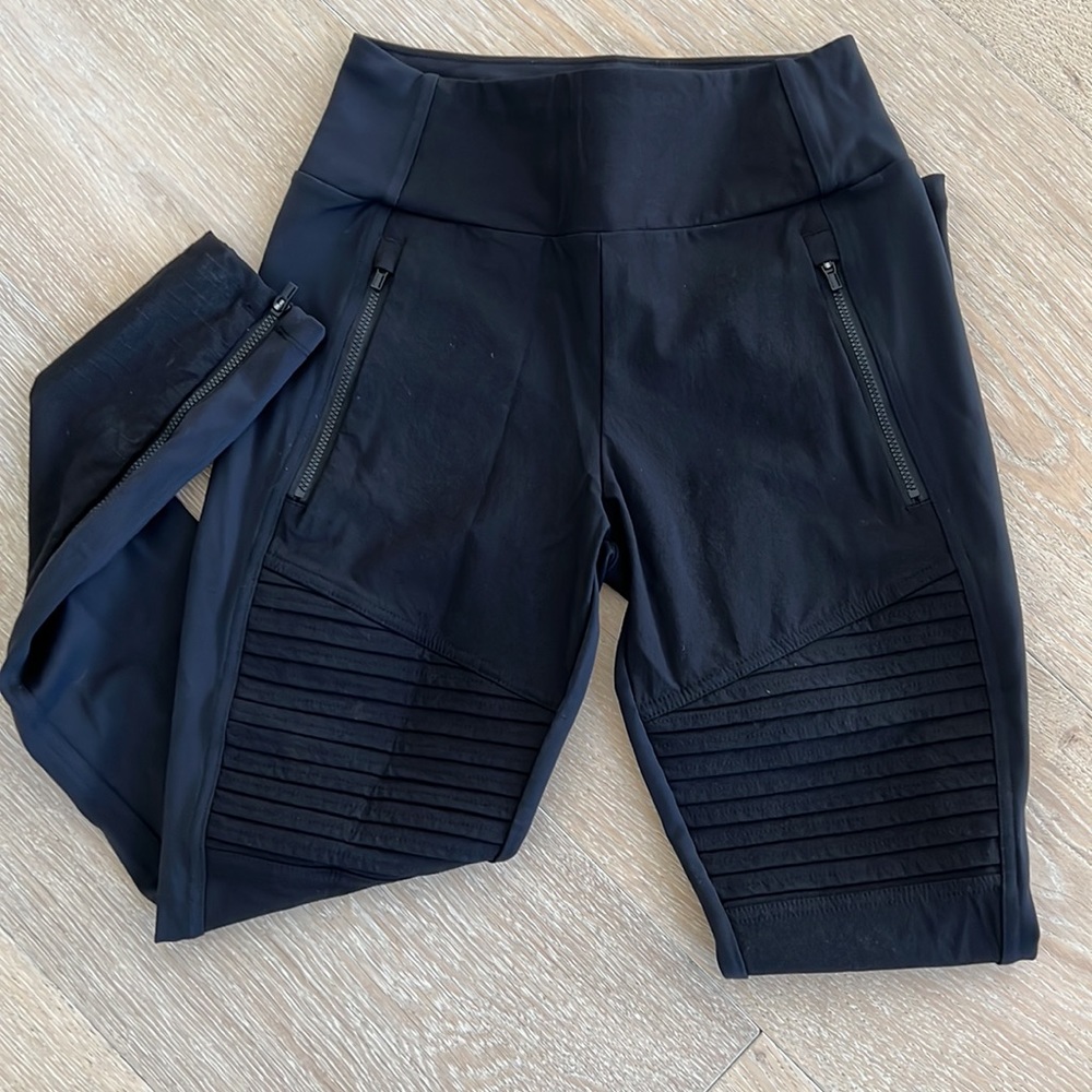 Athleta Headlands Hybrid Moto Tight black 4